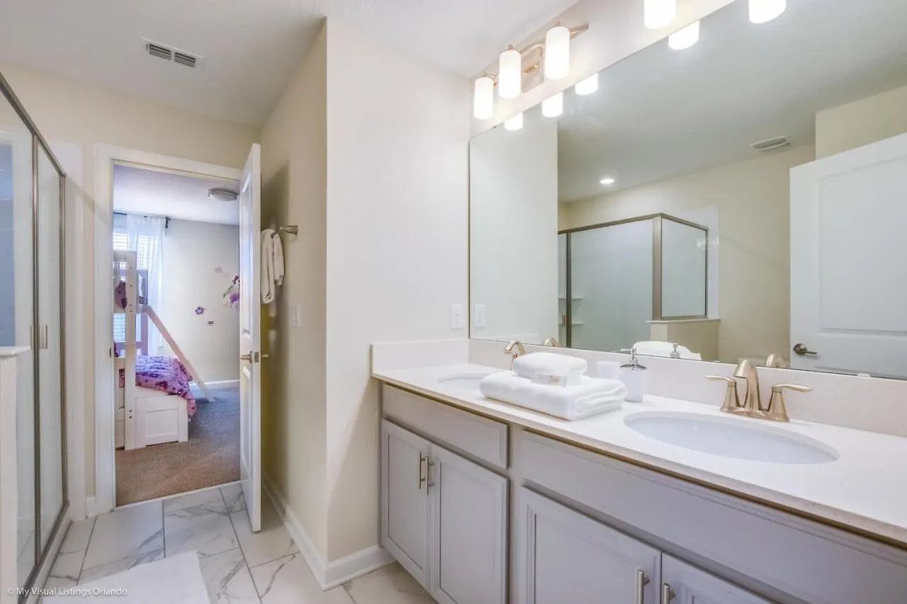 1501Mc Amazing Champions Gate 8 Bedroom 5 Bed Davenport 0*,