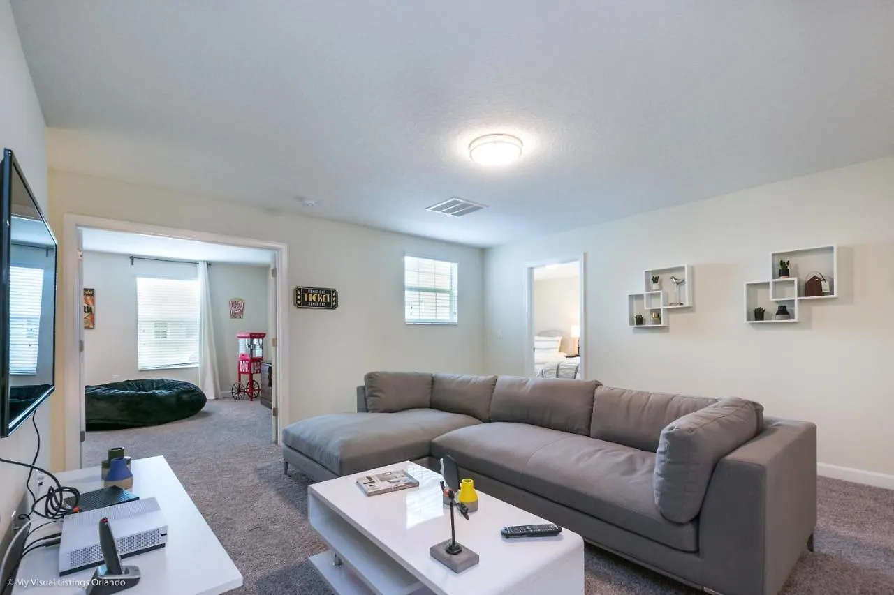 1501Mc Amazing Champions Gate 8 Bedroom 5 Bed Davenport 0*,